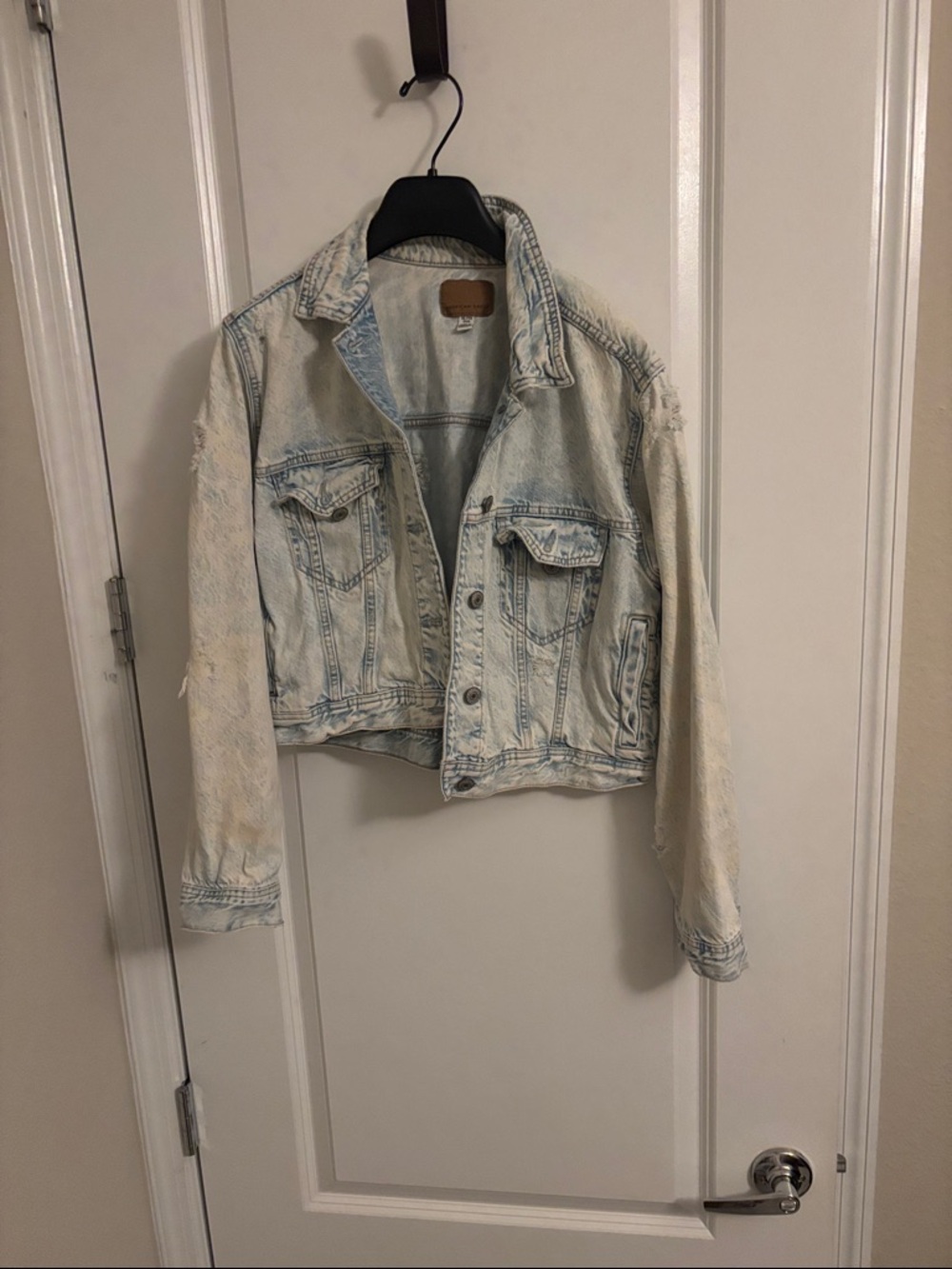 American Eagle Outfitters Light Wash Cropped Denim Jacket